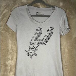 NBA WOMEN’S V- NECK SPURS SHIRT
